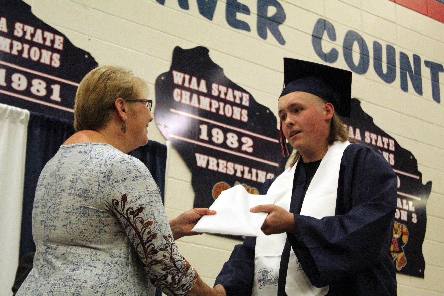053019-reed-gallery-grad050